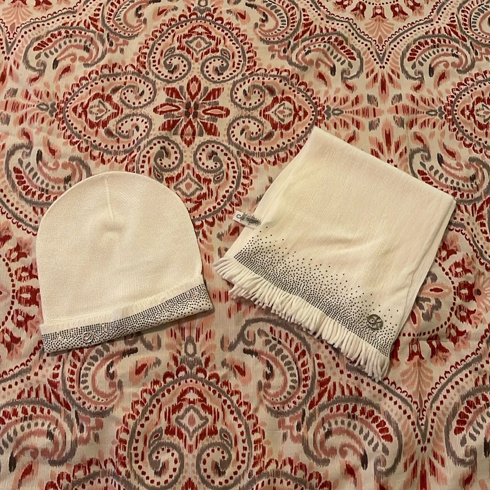 Calvin Klein® white scarf and hat set